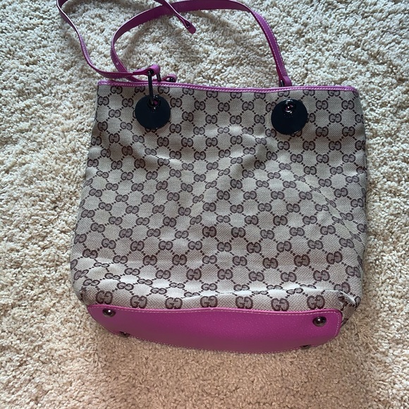 Small Gucci bucket bag Taking offers - Picture 5 of 16